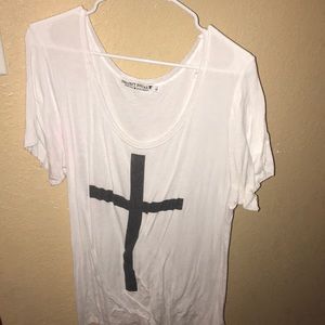 Von Maur graphic tee